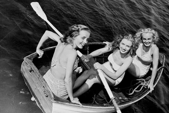  На белоснежной яхте: 14 винтажных фото Монро, Хепберн и других звезд в море 