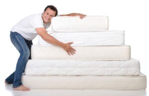 Чем привлекают покупателей беспружинные ортопедические матрасы