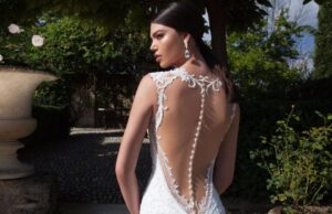 Привлекательность платьев с открытой спиной