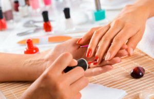 Какие материалы маникюра необходимы мастеру ногтевого сервиса