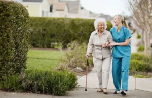 Уход за пожилыми людьми