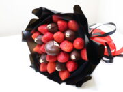 Сладкий букет – отличный презент для близкого человека