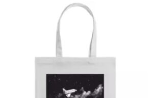 На GEN.RU появилась коллекция одежды, посвященная космосу