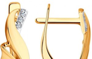 Стильные золотые серьги: где купить