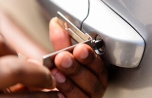 Особенности аварийного открытия автомобиля