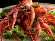 С чем едят раков? Где заказать доставку раков на дом?