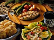 Доставка еды домой: все за и против