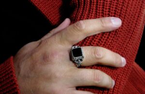 Как выбрать мужской перстень? Достоинства серебряных перстней для мужчин