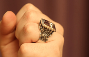 Кольцо-перстень: история появления и отличительные особенности