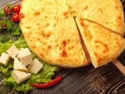 Настоящие осетинские пироги в Москве: где насладиться их вкусом?