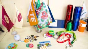 Сувенирная продукция с логотипом: преимущества