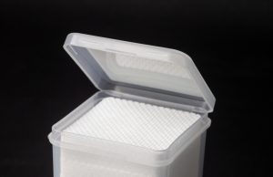 Расходные материалы косметолога: для чего необходимы безворсовые салфетки?