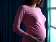 Функциональность и комфорт в одежде для беременных: роль удобных и практичных элементов в создании гардероба для будущих мам