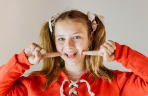 Фторирование зубов у детей: преимущества и риски, методы проведения