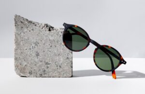 Солнцезащитные очки: типы, материалы, выбор по форме лица