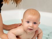 Плавание для грудничков: как научить ребенка плавать с первых месяцев жизни