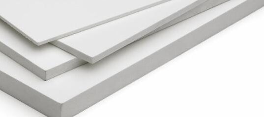 Как листовой ПВХ используют в наружной рекламе?