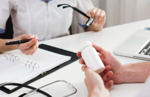 Современные подходы к выводу из запоя: методики, препараты и важные рекомендации