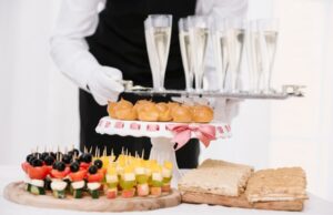 Кейтеринг на деловое мероприятие: что учесть при планировании питания для гостей