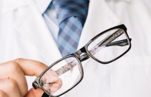 Линзы для очков: типы, материалы и их влияние на комфорт использования