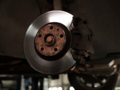 Этапы замены задних тормозных колодок