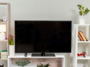 Не включается Hisense: диагностика питания и платы