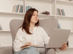 Когда нужна помощь психолога: признаки, причины и пути решения