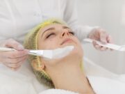 Ретиноевый пилинг: омоложение кожи без операции