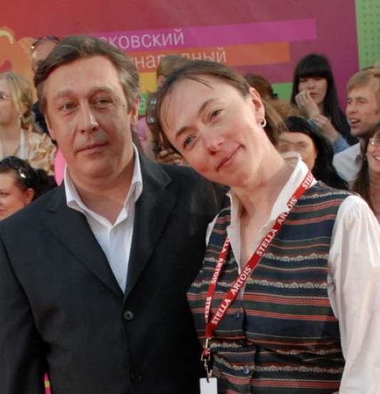 Лена Миро дала совет жене Михаила Ефремова "устроившей истерику" в суде